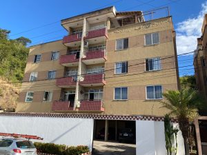 VENDE -SE 

Condomínio Mirante do Bosque 
Bairro: Novo Horizonte - Timóteo 
Apartamento extremamente espaçoso 

Primeiro andar com com varanda

acabamento perfeito, confira mais detalhes:

🔺 Três quartos sendo uma suíte com armários planejados 
🔺 sala/copa
🔺 cozinha 
🔺 banheiro social 
🔺 área de serviço com banheiro 
🔺 Varanda 
🔺 2 Vagas de garagem 
🔺 Acabamento diferenciado de pias e bancadas
🔺 aprox 100 m2

Condomínio com água e gas incluso

💰 Valor de 299 mil 
📄 Aceita financiamento 
🎯 Agende sua visita